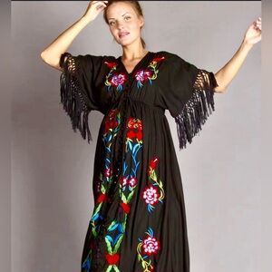 Fillyboo Black Maxi Dress with Vibrant Floral Embroidery (XL)